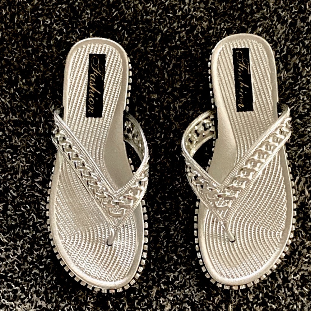 “NWOT” Silver Rhinestone Embellished Sandals with Spiral Pattern